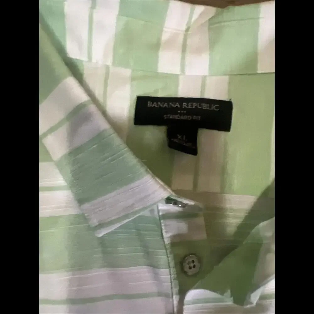 Banana Republic Shirt‎ Mens XL Standard Fit Green/White Short Sleeve Button Up